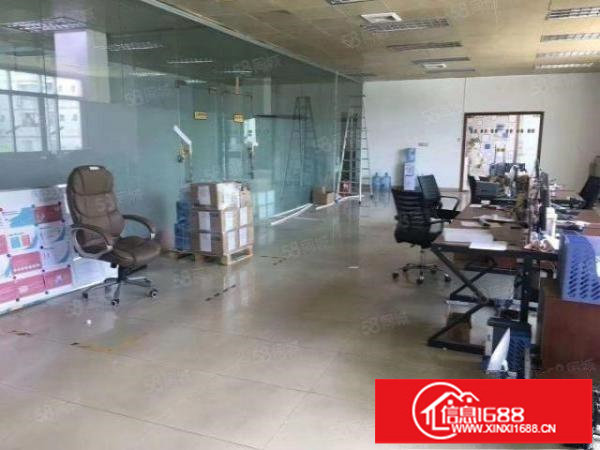 松岗塘下涌广田路边一楼800平多间办公室，水电到位，高度5米