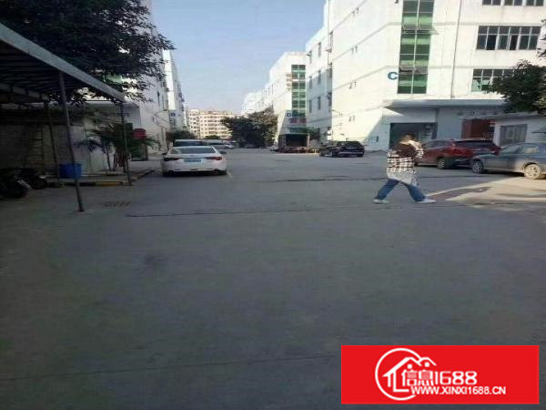 石岩靠大浪楼上720平米带装修出租靠近龙大高速