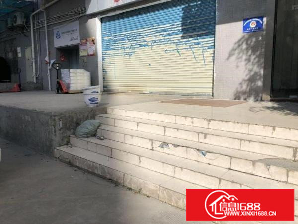 布吉李朗低价一楼出租2000平，卸货平台水电齐全，使用率8成