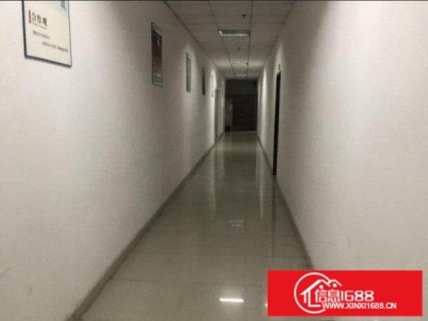 龙岗区宝龙新出1楼850平方厂房出租精装修带地坪漆