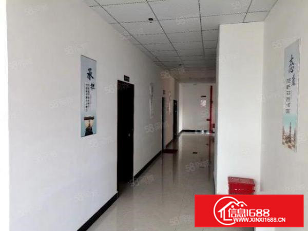 寮步华南城新出带地坪漆厂房出租2680平，形象靓，空地大