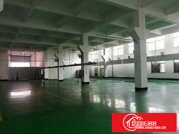 平湖三层每层1600平米精装修楼上厂房带办公室可分租