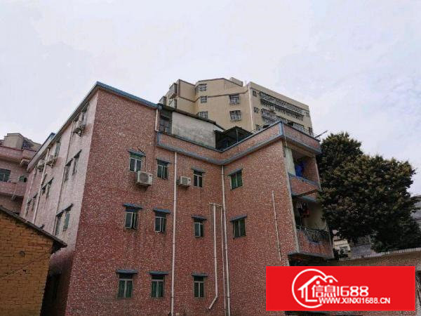 中型厂房，出入方便，独立楼梯