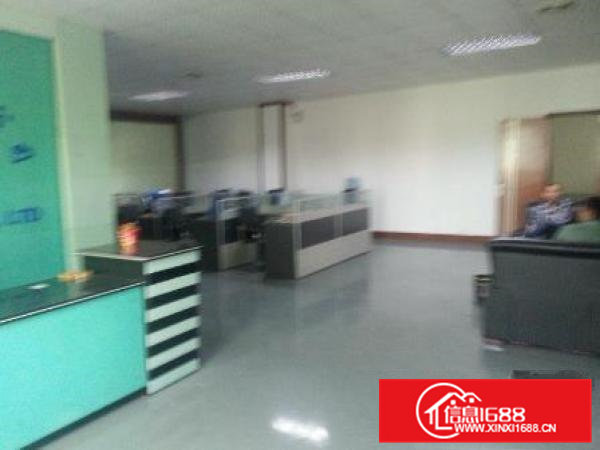 凤岗黄洞楼上1500平带装修无转让费