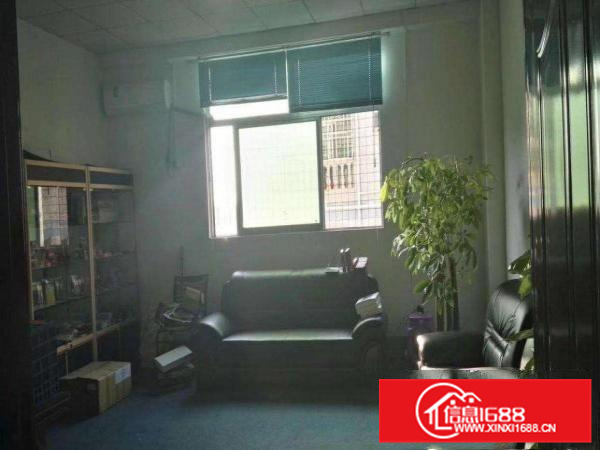 仲恺陈江一楼1100平带现成装修标准厂房招租