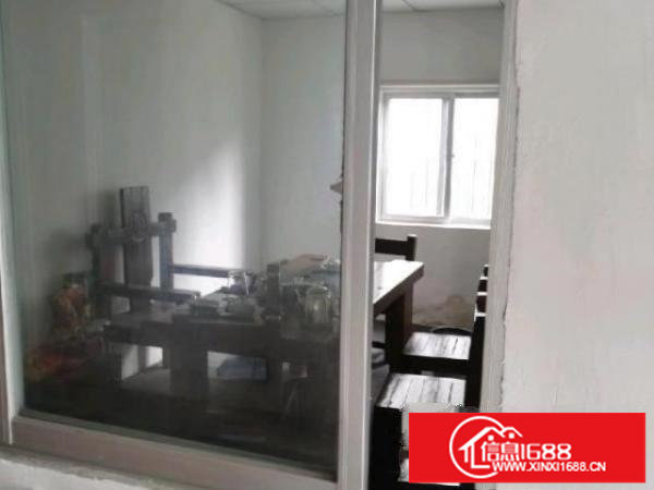 镇中心独院厂可办公有宿舍水电齐全有停车位