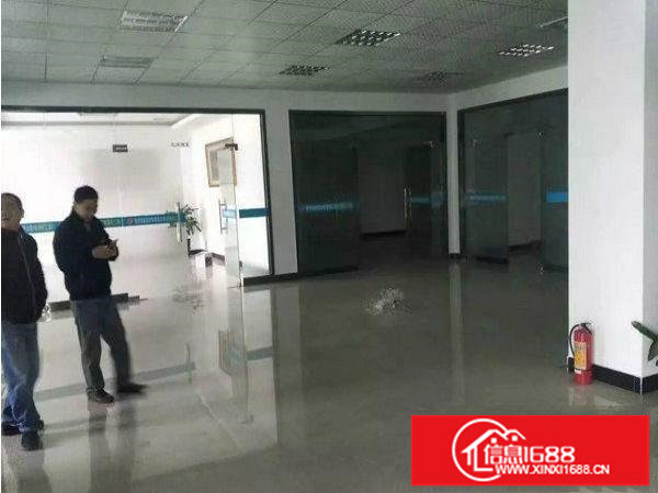 横岗四联全新红本高配置标准厂房一楼1500平出租水电齐全