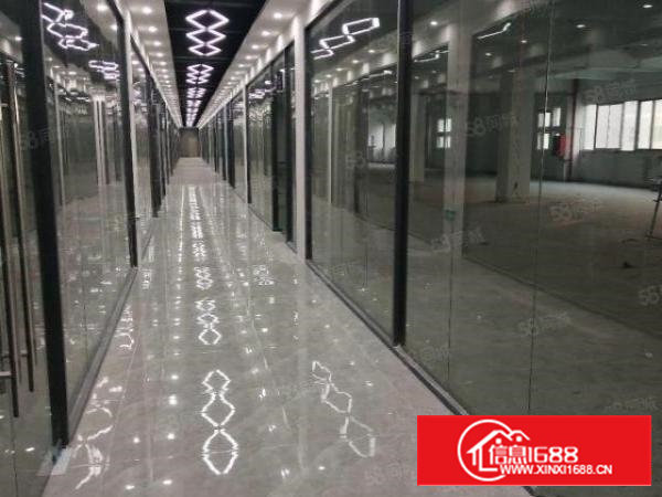 石岩车站后面光明路，新出248平米标准厂房，园区免费停车