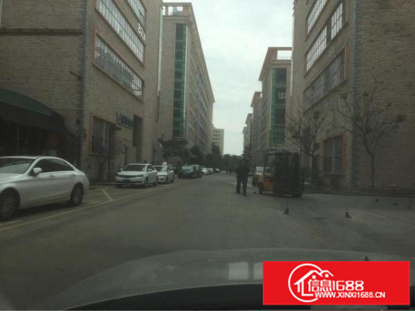 7米高一楼3380平米带水电装修招租