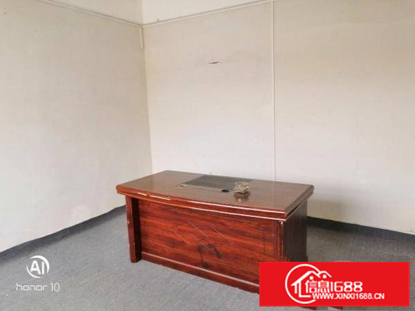 横岗荷坳地铁口280平方，精装修厂房出租现成水电