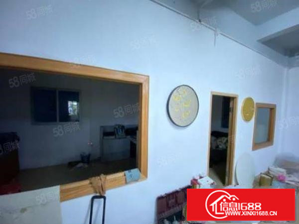 龙岗吉祥地铁站附近二楼厂房380平米，带2吨电梯有现成装修