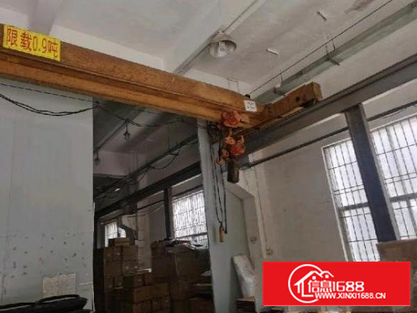 钢构厂房，13米高，两台航车，可进货柜车，