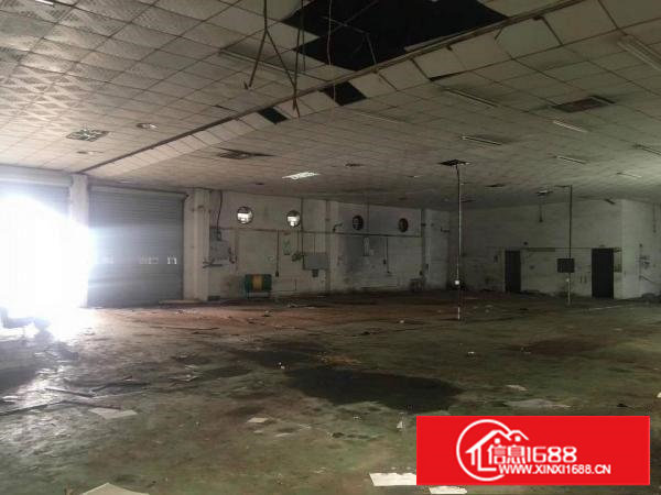 长安村委单一层800平厂房出租，带办公室14米大货车随意进出