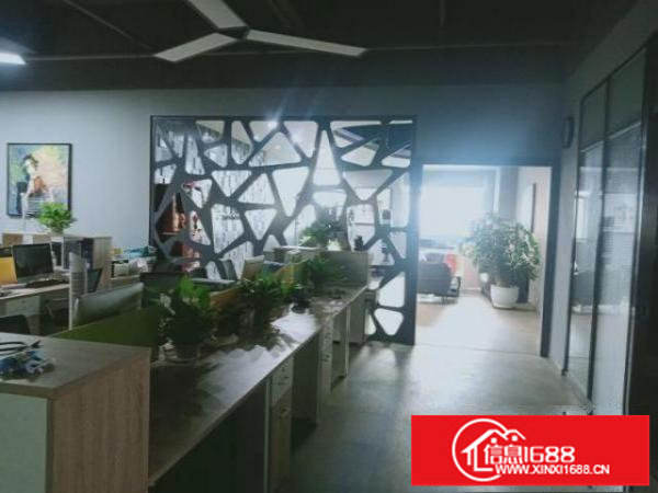 平湖华南城附近工业园580平原房东厂房出租一楼高7米带牛角