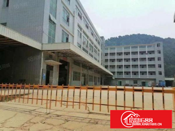 凤岗东深二线边8000平独院厂房出租。空地大，精装修，可分租