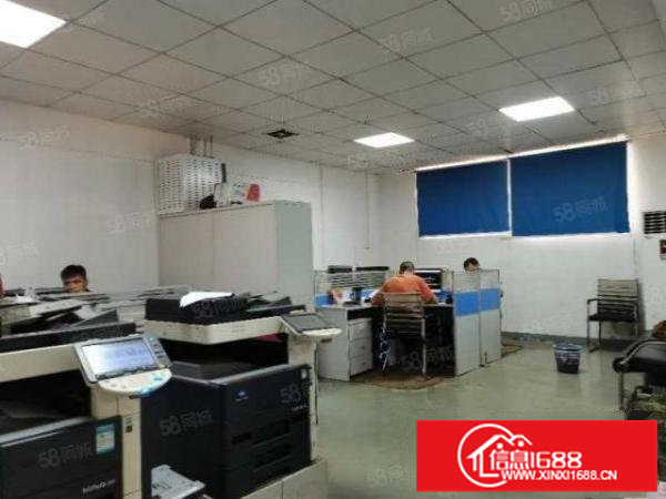 龙华大浪龙观快线边一楼1400平带牛角厂房出租。