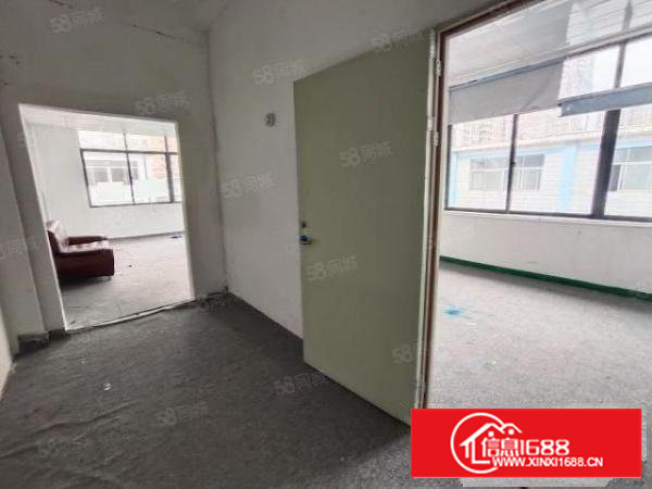 实拍沙井万安路楼上现成装修小面积厂房出租办公室水电齐全