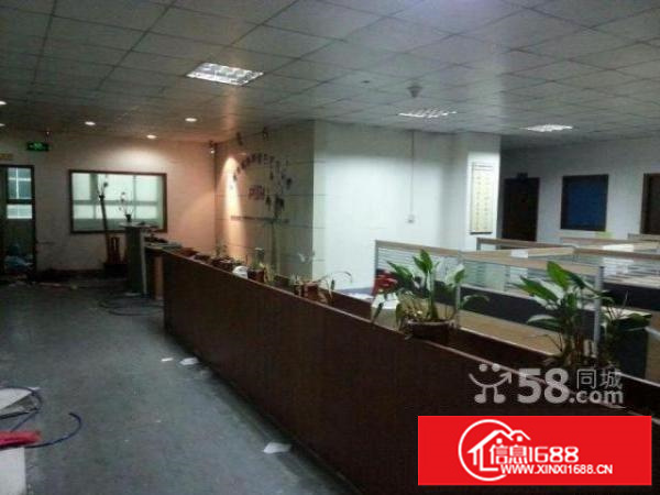 坂田龙壁工业区新出3楼4楼每层2200平方刚刚招租
