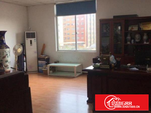 沙井后亭地铁口700平厂房，精装，水电装修好招工