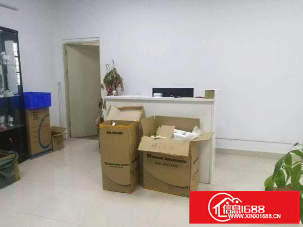 坂田地铁口精装办公厂房350平，水电齐全