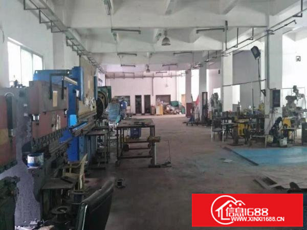 龙岗嶂背原房东3600平独院带装修厂房出租可分租