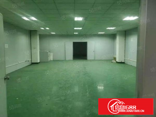 寮步现出标准厂房三楼800平方出租，现成办公室现成装修