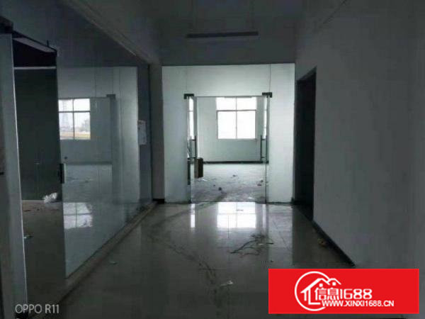 社贝带装修办公室厂房800平出租，可以做有印刷的行业