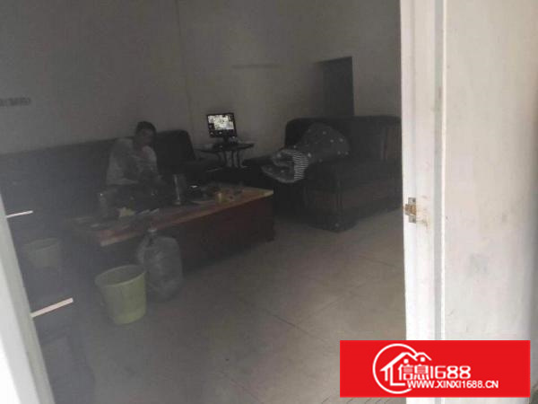 新出独门独院厂房出租带办公空地大交通方便