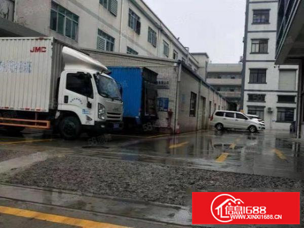 石排标准厂房分租1楼2200方，精装办公室，位置好！