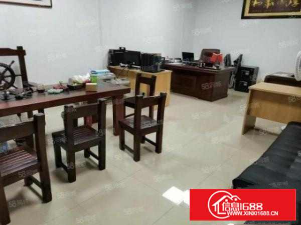 茶山下朗村招租铁皮房300平方，现成装修