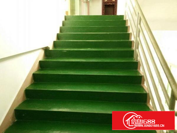 平湖富民工业区二楼750平方带装修厂房急租