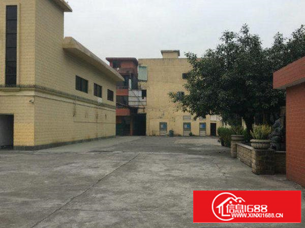 坪山深汕路标准厂房二楼820平招租，带办公室装修，有电梯