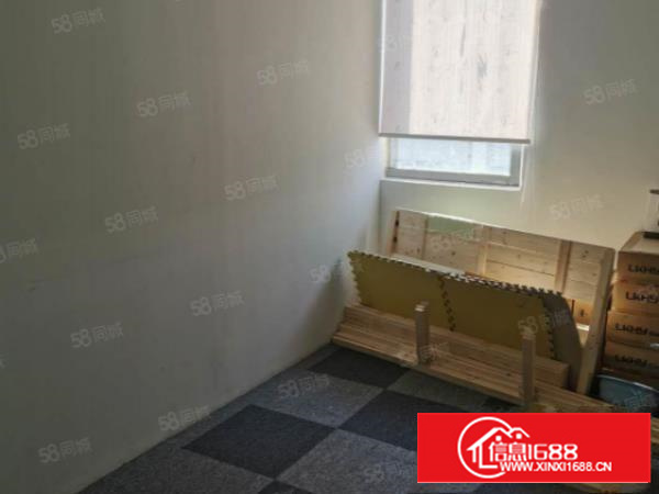 西乡工业区新出120平带装修办公室，低于市场价出租