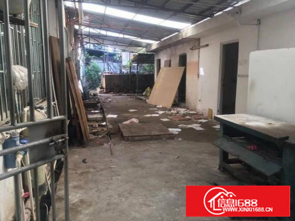 长安村委单一层800平厂房出租，带办公室14米大货车随意进出