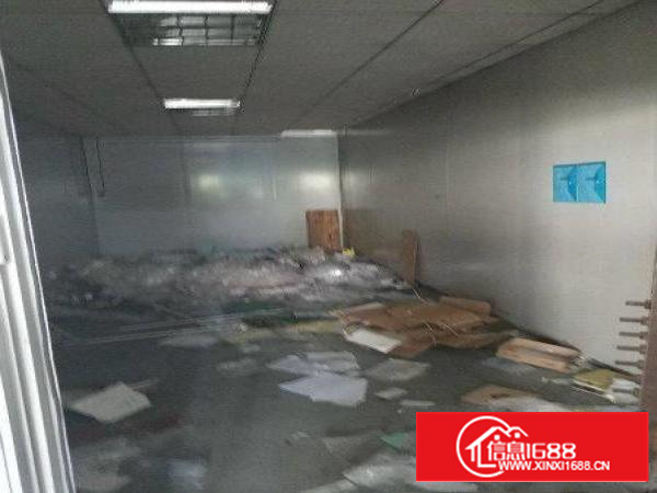 福永3楼1300平可分租，有产证停车位充足交通方便