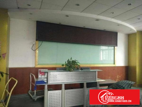 石岩水田新出楼上750平带现成装修无转让费厂房出租