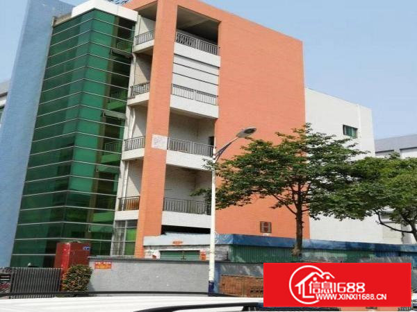 凤岗嘉辉附近新出楼上厂房，1800平方，现成装修豪华办公室