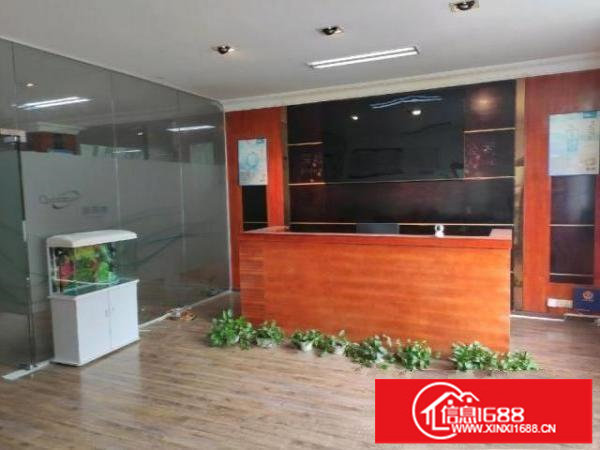 精装修，有办公座椅，设施完好，可分割，适合线上商务