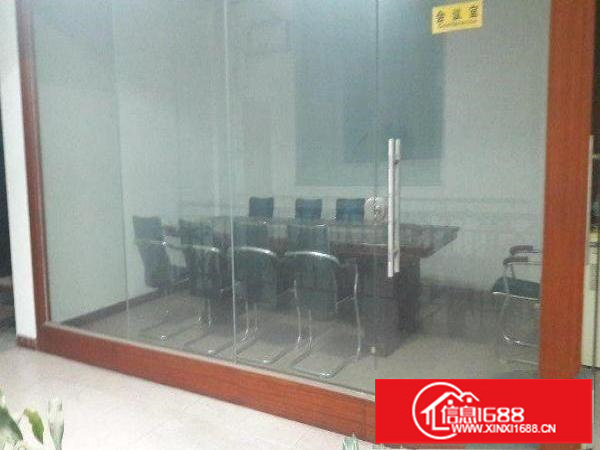 坂田小独院一楼450平方带现成装修办公室整租