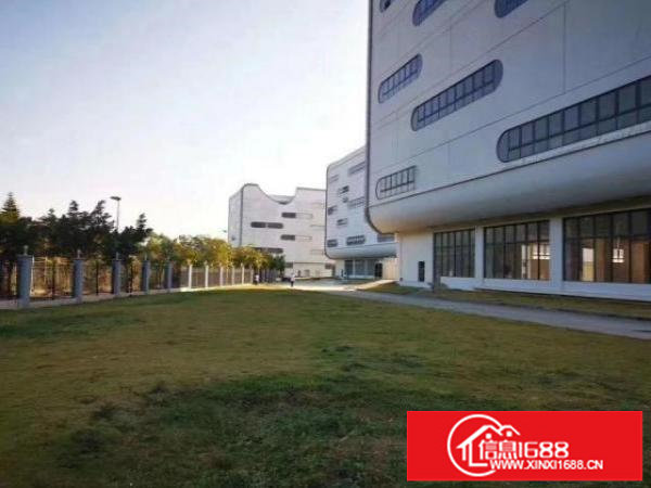 布吉原房东带红本直租2000平厂房，带卸货平台，空地大，