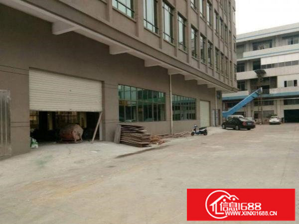 平湖靠高速独院厂房1100平米招租，可大小分租