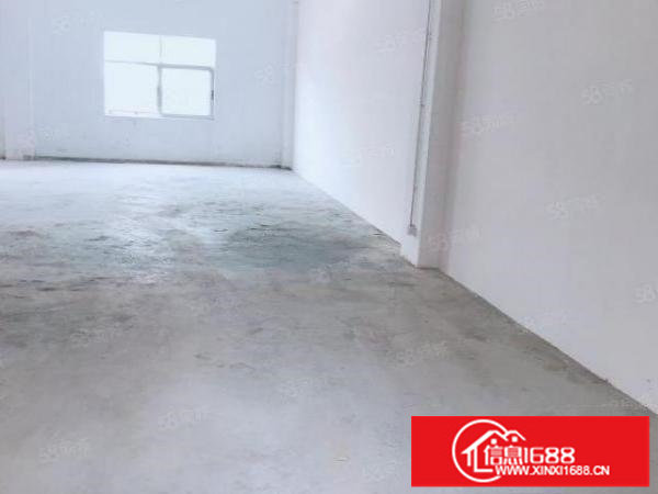 龙岗爱联地铁口300平厂房出租带货梯停车场免费采光好价格实惠