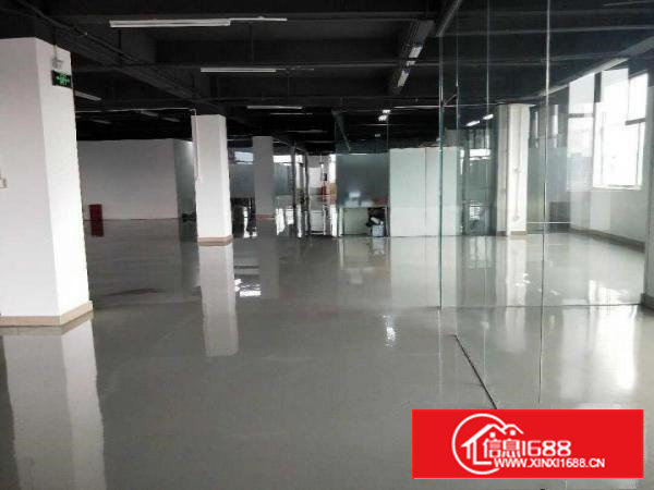 石龙仔新出楼上1350平办公厂房，豪华装修无转让费