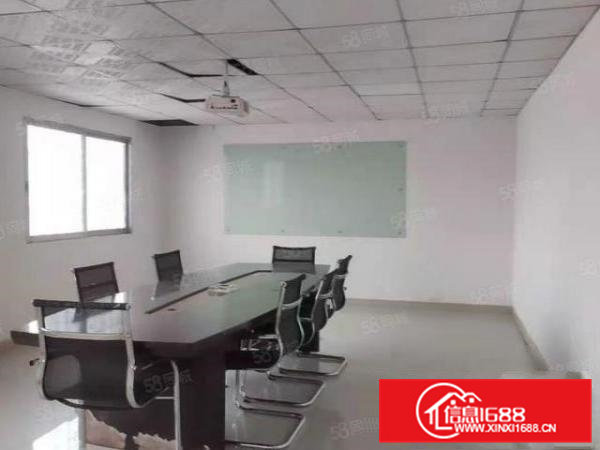 凤岗五联三楼厂房2600平可分租现成办公室装修水电齐全