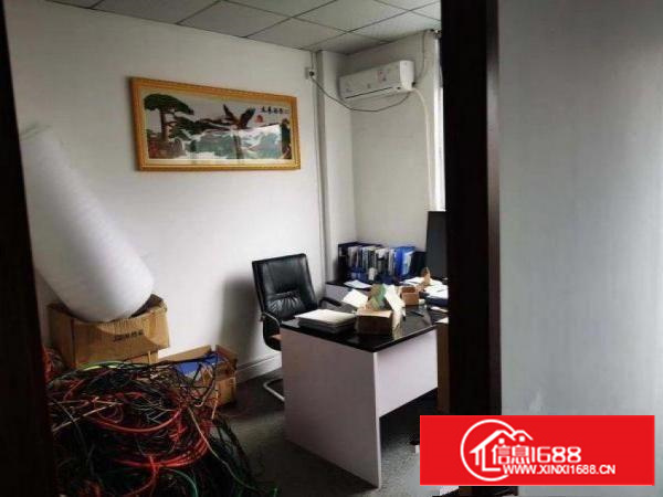 横岗四联350平米精装修一楼厂房出租，布局合理带地坪漆