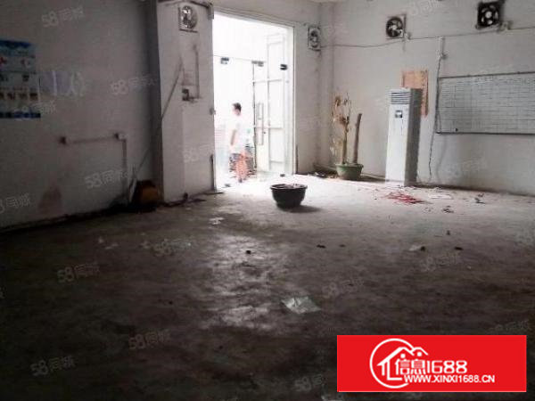 石岩车站附近单一层180平米，租金5500打包，正规工业园