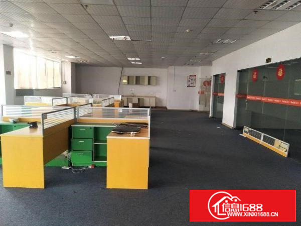 现成装修东莞市塘厦镇沙湖楼上3000平米厂房出租可以分租