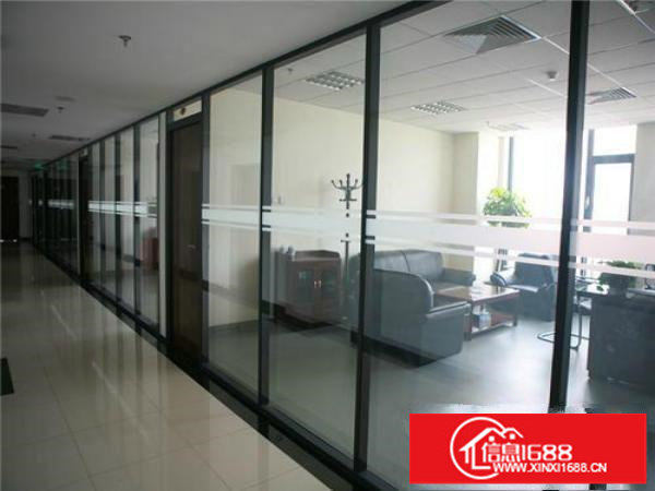 坂田利金城科技园新出3楼2600平一整层带装修出租