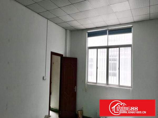 一楼240平方，有办公室，卫生间，主线