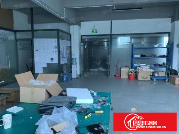 石岩石龙仔外环路边上，楼上300平精装修入住即可生产